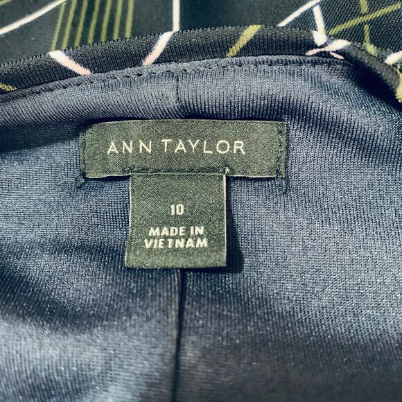 Ann Taylor Size 10 Stretch V-Neck Wrap Dress Black Geometric Print Career Office - Picture 8 of 9